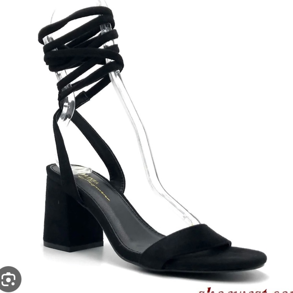 Olivia jaymes black heels